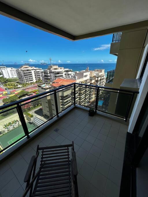 - 1 - 837 Apartment *
